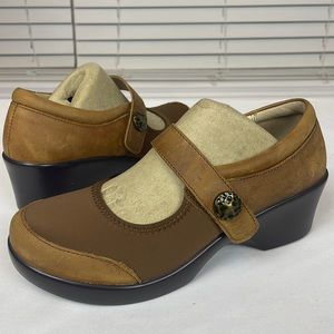 NWOT Alegria Maya Walnut Mary Jane Inspired Wedge Women’s Size 37 = 7 - 7.5